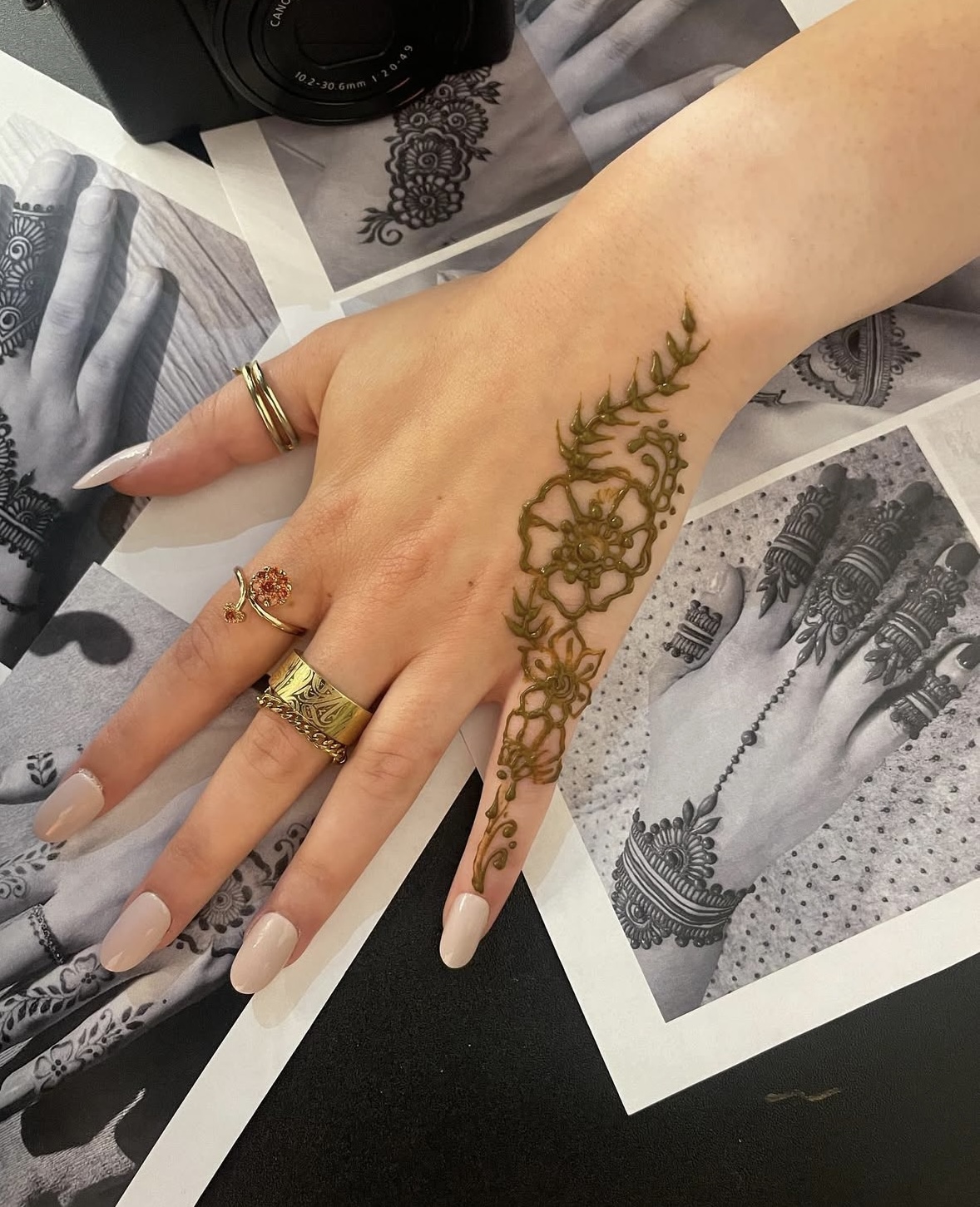 Intricate wedding henna pattern